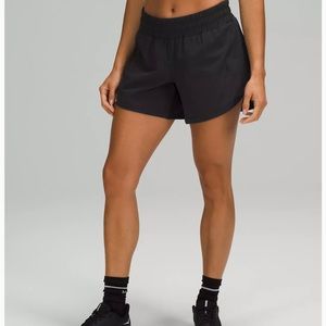 Euc Lululemon black lined shorts